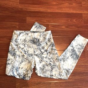 Like new SO leggings with pockets